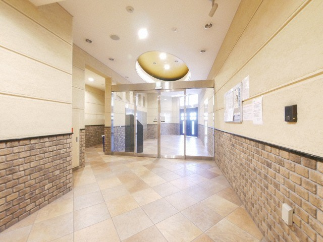 大阪市城東区今福東１丁目の賃貸マンションのエントランス