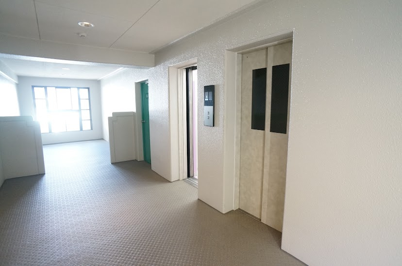 サーパス西宮塩瀬弐番館のその他共用部分|エレベーター前