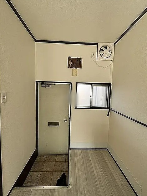 戸塚アパートの玄関