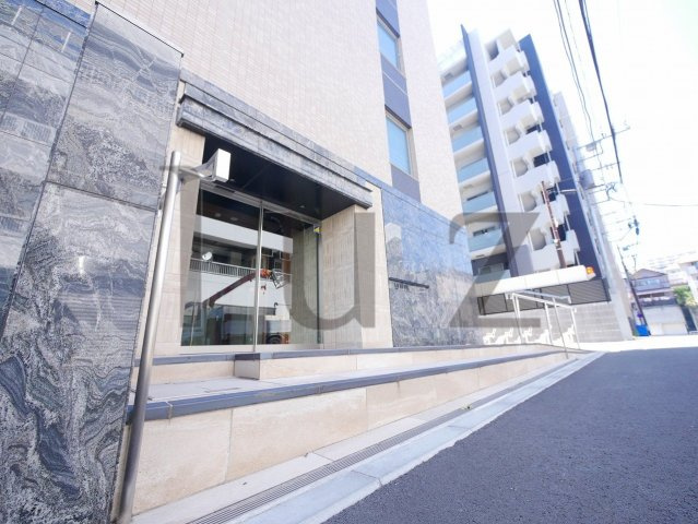 ラグゼナ磯子のエントランス