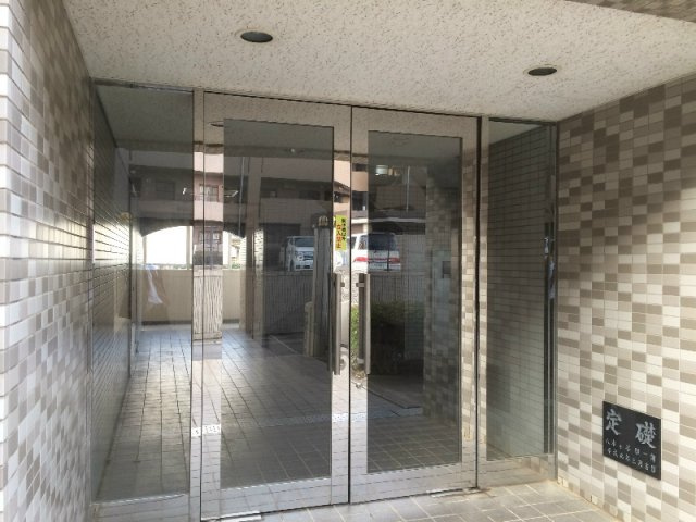 ヴェルドミールゆりのき台のエントランス