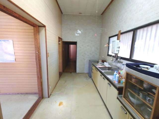 大網白里市下ケ傍示　平屋中古戸建のキッチン|敷地約183坪  ブロック造平屋２SLDK 駐車2台可　家庭菜園やBBQが可能です