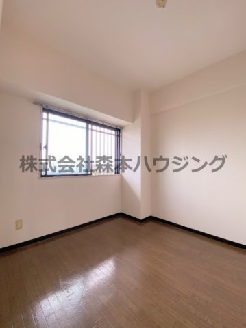 【洋室】 | 　ソフィアコート | 明るい洋室です