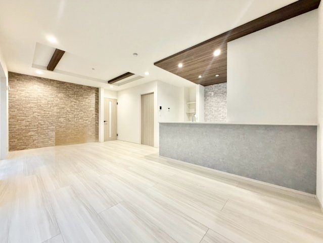 名古屋市緑区藤塚１丁目　全２棟の居間・リビング|家族が自然と集まる広々としたリビング。お子様の成長を見守りながら過ごせます。