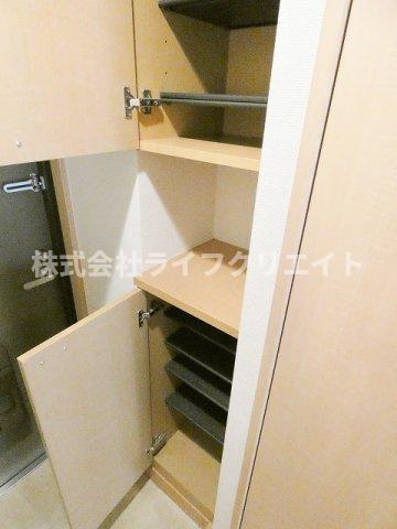 エストデュポンの玄関