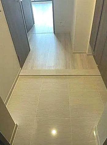 名古屋市中区丸の内２丁目の賃貸マンションの玄関