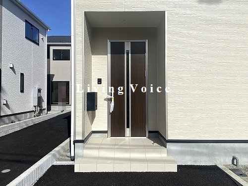 【仲介手数料０円】秦野市堀西第27　新築一戸建て　全2棟のエントランス|秦野市堀西第27　新築一戸建て　全2棟