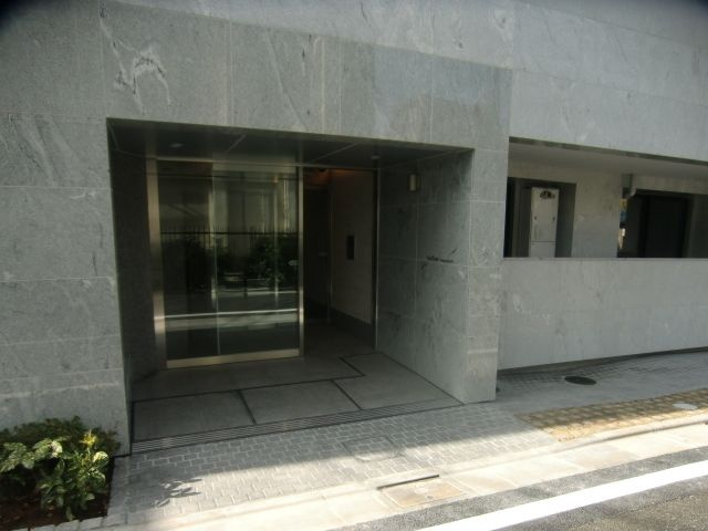ラフィネ三軒茶屋のエントランス