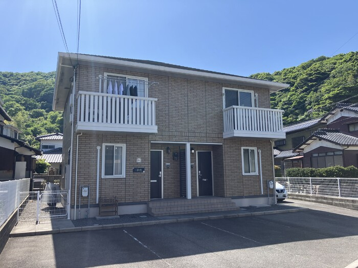 アピラ