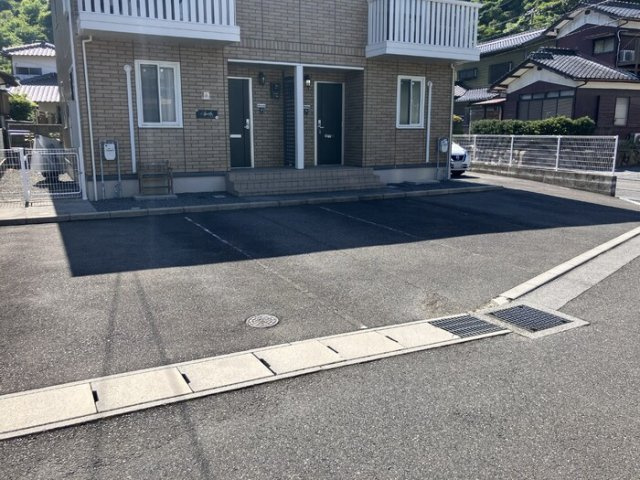 アピラの駐車場