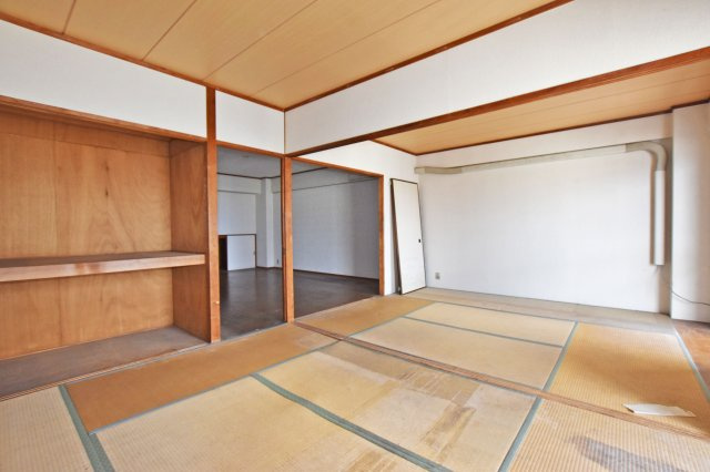 中津有明マンションの和室|ちょっとした休憩時の癒しの空間としてはもちろん、客間やお子様のお昼寝スペースとしても活用できます。
■お客様のご希望に応じたリフォームのご提案も可能です。