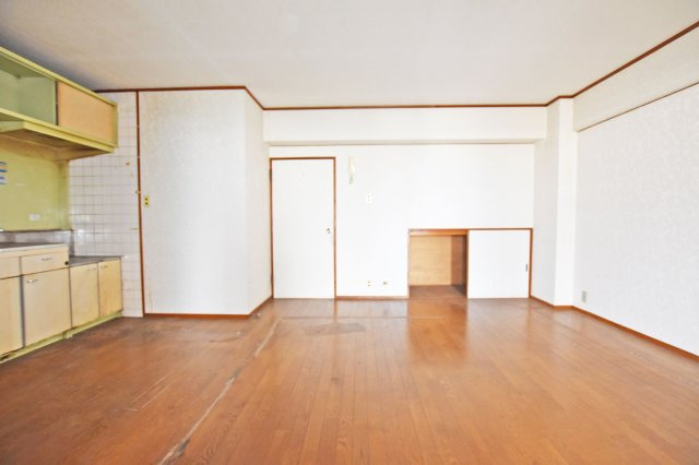 中津有明マンションのダイニング|家具配置のしやすい、使い勝手の良い空間です。
■理想の暮らしに合わせたリフォームについても、お気軽にご相談いただけます。