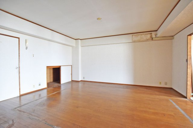 中津有明マンションのダイニング|家具配置のしやすい、使い勝手の良い空間です。
■理想の暮らしに合わせたリフォームについても、お気軽にご相談いただけます。