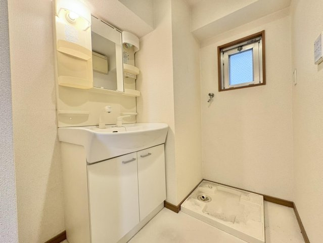 フォーエス紺屋今町の独立洗面台