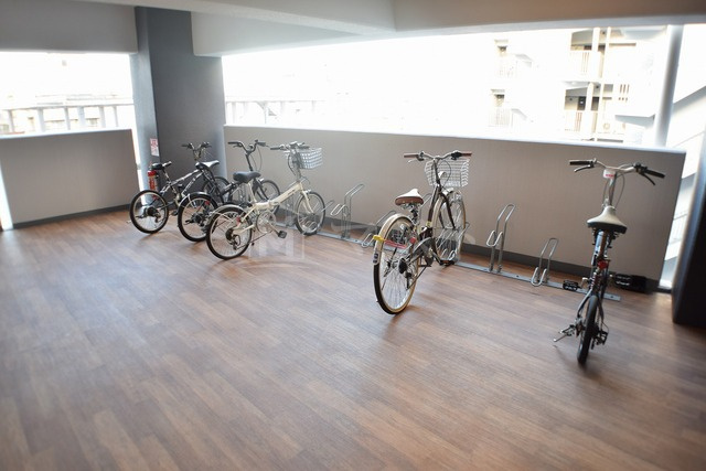 AFFLUENCE難波のその他共用部分|自転車は各階で保管可能