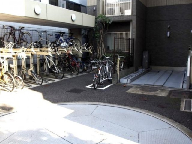 ＴＨＥパームス代々木上原ヴェールテラスの駐車場