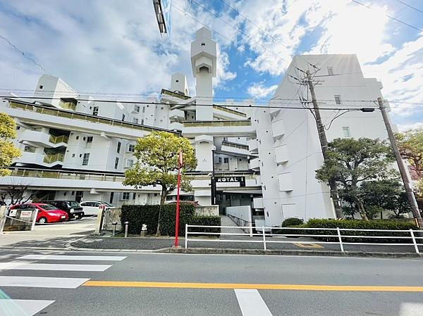 千里山ロイヤルマンション2番街D棟の外観