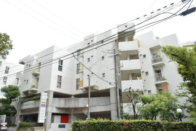 千里山ロイヤルマンション2番街D棟の外観