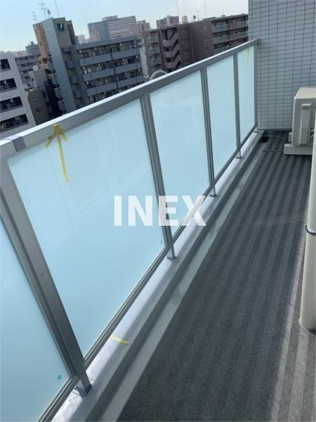横浜市中区曙町２丁目の賃貸マンションのバルコニー