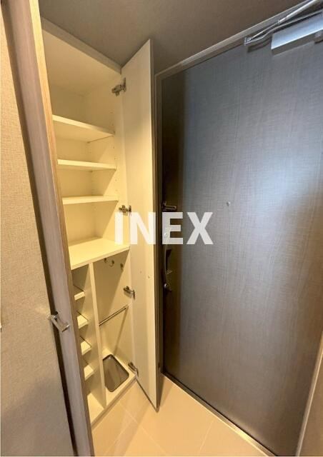 横浜市中区曙町２丁目の賃貸マンションの収納