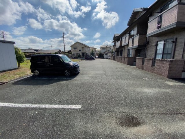 カメリアⅢの駐車場
