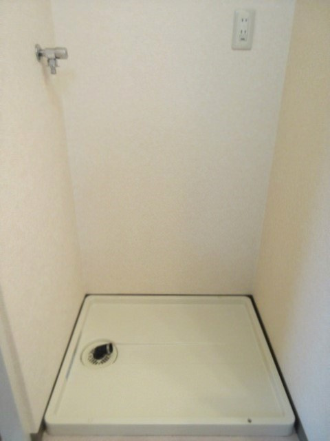 グランメール中央林間の設備|室内洗濯機置場　※別号室の参考写真です(現況優先・仕様違いの場合あり)