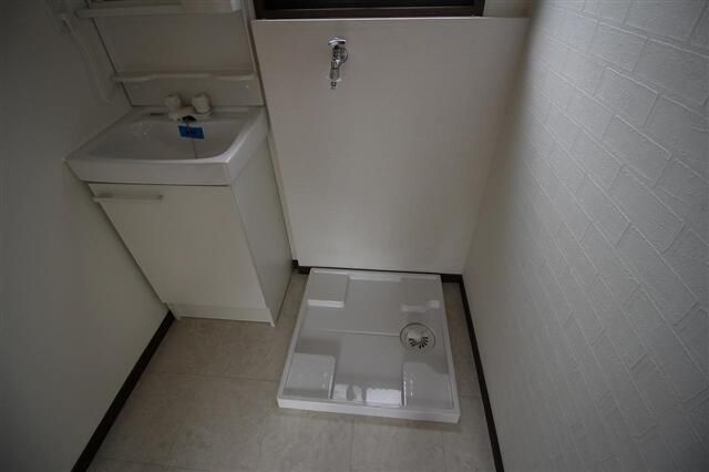 ます美ハイツの独立洗面台
