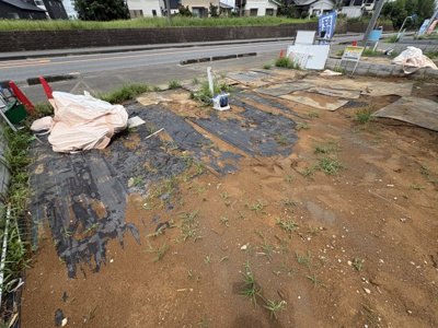 【駐車場】 | いろどりアイタウン栃木市藤岡町藤岡22-P3　2号棟 | 【建設中写真】駐車場は横並びに3台駐車可能☆