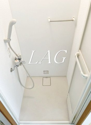 【浴室】 | シェスタチャペル | シャワールームです。