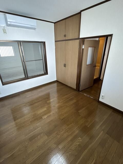 エルムハイツの洋室