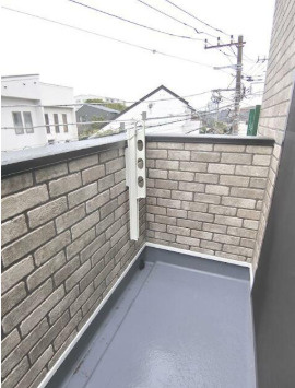 鎌倉市材木座５丁目のアパートのバルコニー