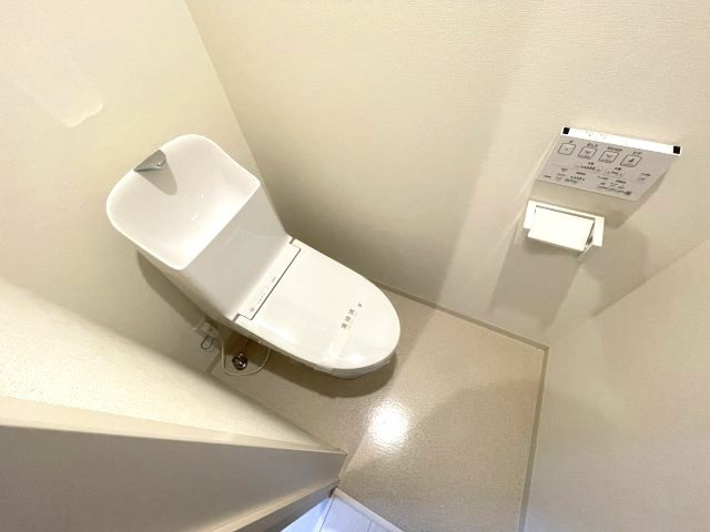 メゾンクレール博多南のトイレ|温水洗浄便座で、とても綺麗で清潔感があります♪