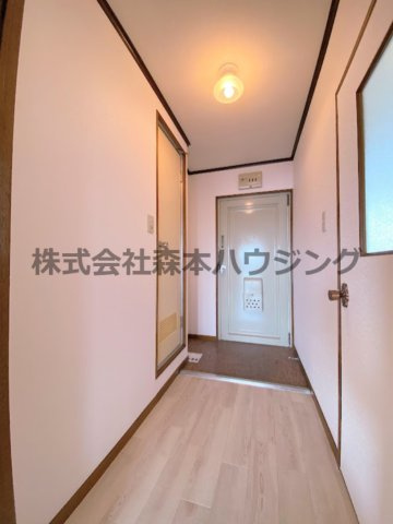 【内装】 | 　グリーンプラザ | 明るい色調の室内です