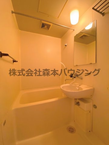 【浴室】 | 　グリーンプラザ | 落ち着いた空間のお風呂です