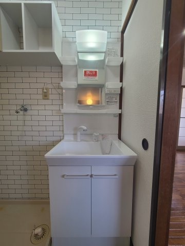 グランドハイツ三野の独立洗面台|洗髪洗面化粧台