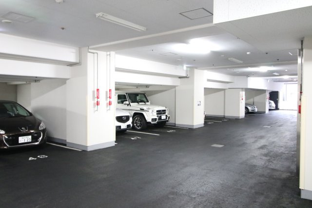【駐車場】