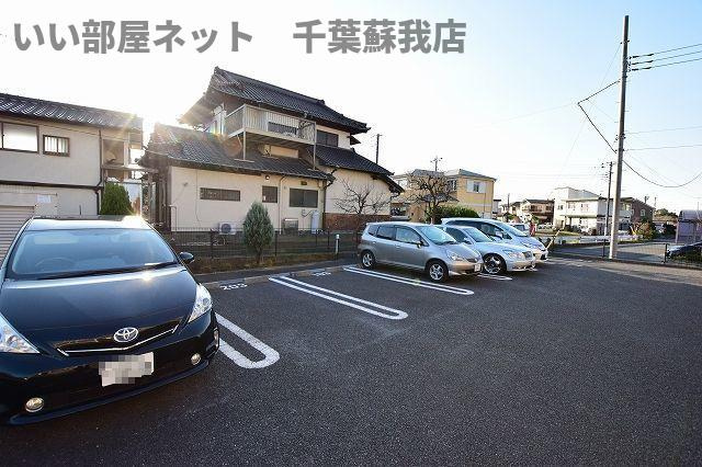 潮見通り中村屋館の駐車場|駐車場に車を止められます