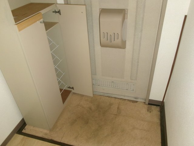 フローラル美苑の玄関