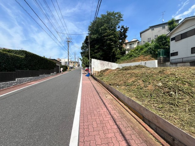 大田区南馬込　建築条件なし売地の前面道路含む現地写真