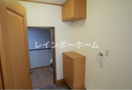 メルローズプレイスの玄関