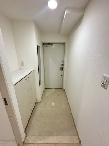 BRAVI南堀江の玄関