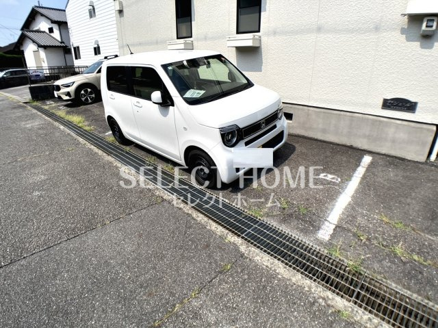 【駐車場】 | アパルトマン竜美台1 | 駐車スペースもあります