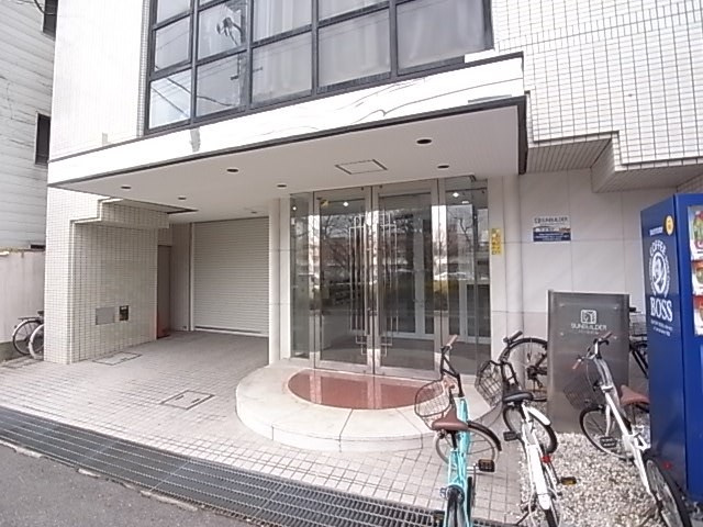 サンビルダーパールビルの外観