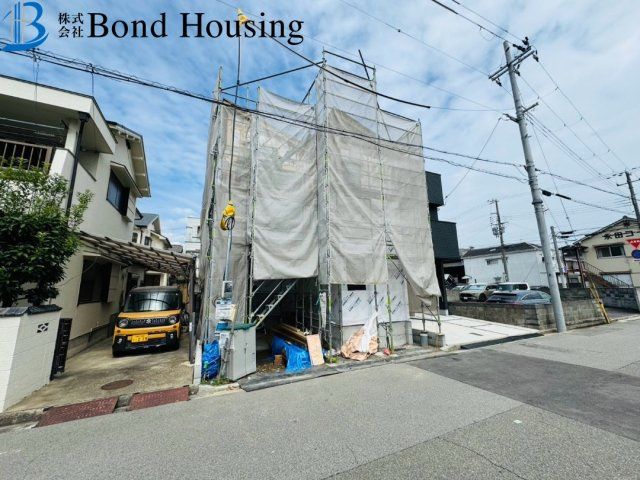 西新町駅まで徒歩4分　西新町　1期全1棟　新築戸建ての駐車場