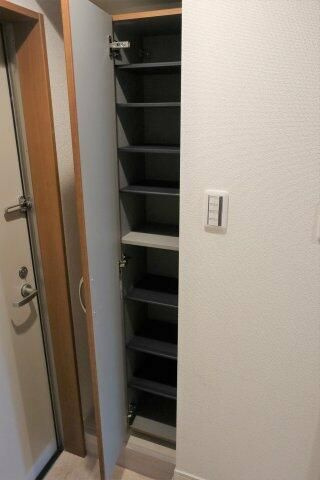 サウスプリオーレの玄関