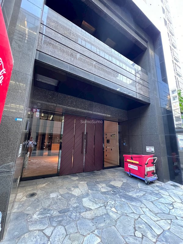 S-RESIDENCE Hommachi Marksのエントランス