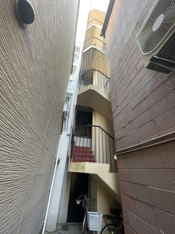 だるまやビルの外観