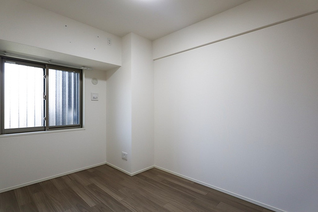 【洋室】 | ブランニード河内小阪角部屋 | 洋室６帖
