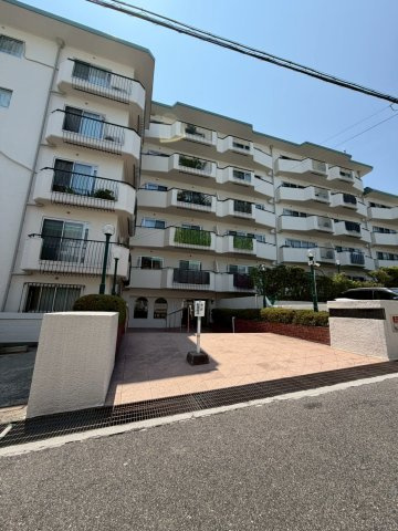 岡本センチュリーマンションの外観