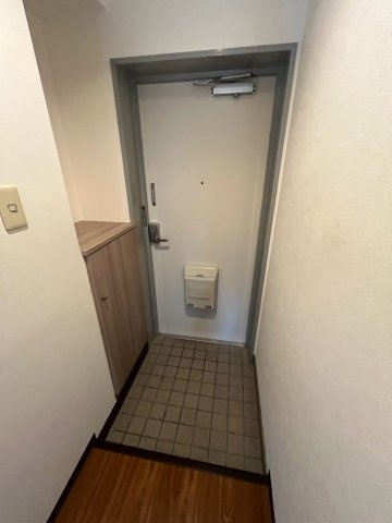 サンセイコートの玄関